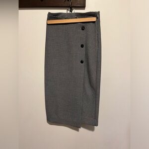 Aritzia Babaton midi skirt (size 0)